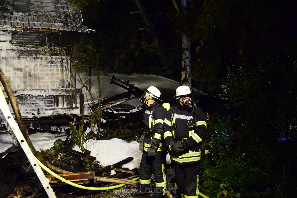 Grossfeuer Einfamilienhaus Siegburg Muehlengrabenstr P0478.JPG - Miklos Laubert